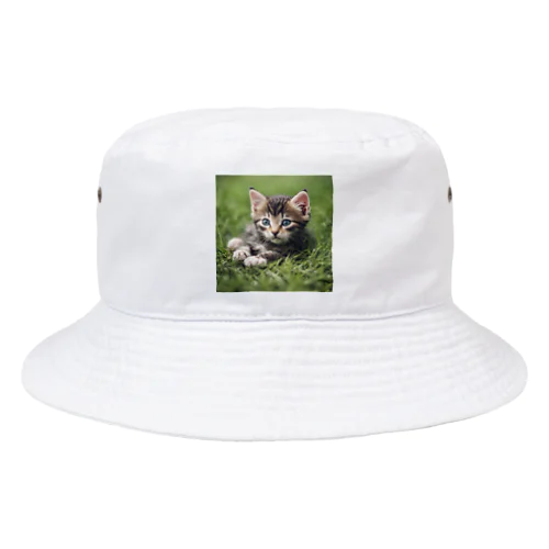 わくわくな気持ちで見つめる子猫 Bucket Hat