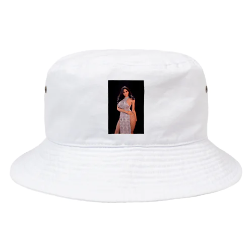 Schwarzhaarige real sexdoll Bucket Hat