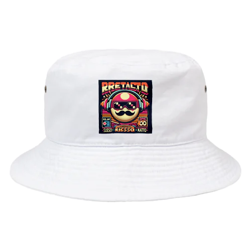 まるでストリートファッションのアイコンのよう Bucket Hat