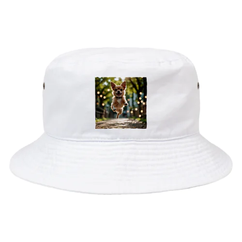 飛び駆けるチワワ Bucket Hat