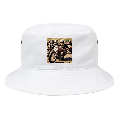 疾風を切るレトロレーサー Bucket Hat