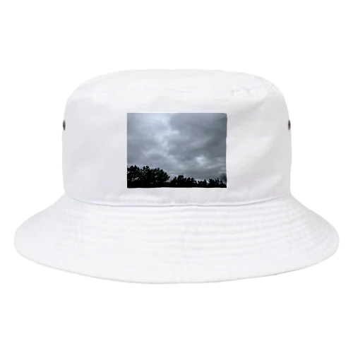 4月24日　雷みたいな雲空 Bucket Hat