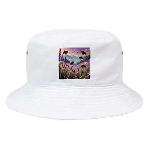 ラベンダーの花の周りを飛び回るミツバチ Bucket Hat