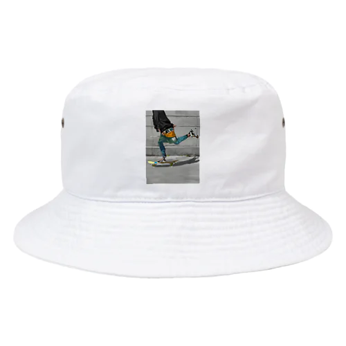 club16 Bucket Hat