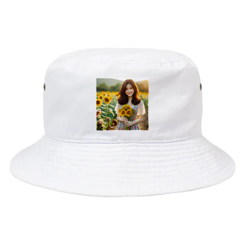 思わず微笑んでしまう Bucket Hat