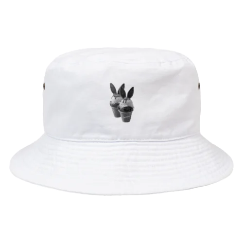 うさぎアイスペア モノトーン Bucket Hat