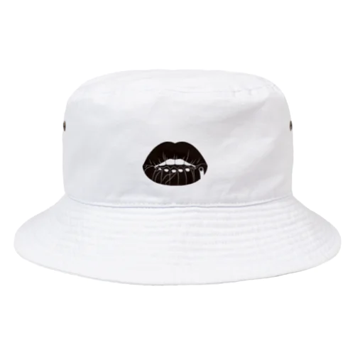 ささやくいもむし Bucket Hat