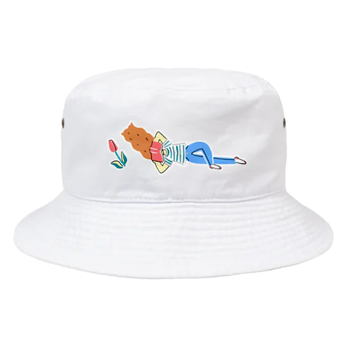 寝そべって本 Bucket Hat