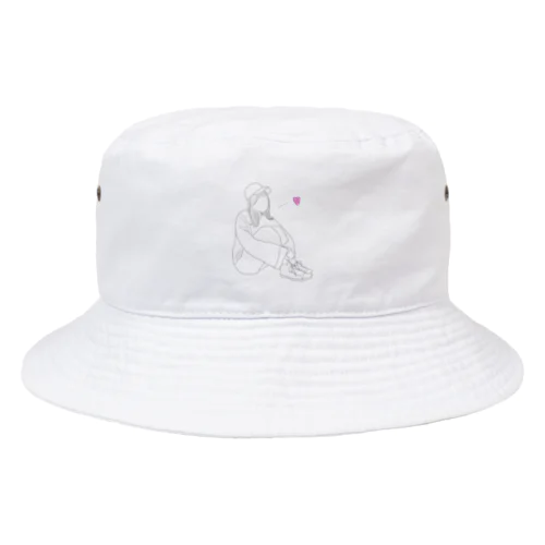 おすわりするおんなのこ Bucket Hat