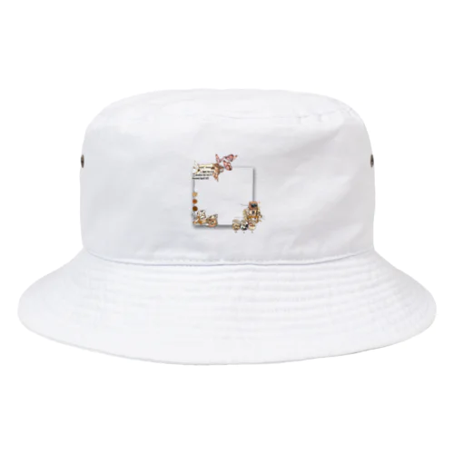 未完成と鏡文字 Bucket Hat