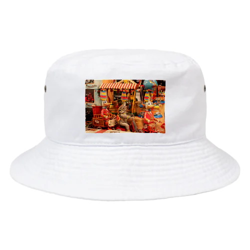 OMOCHA Bucket Hat