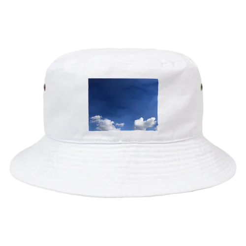 青いそら　青空　そら　くも　雲　白　シンプル　モダン　おしゃれ　オシャレ　雰囲気　綺麗　きれい　素敵　ステキ　かっこいいロイヤルブルー　抜けるような青空　自然　写真　雲　宇宙　 Bucket Hat