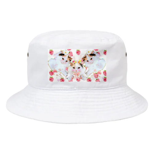 メルヘンにゃんこdeルンルン気分 Bucket Hat