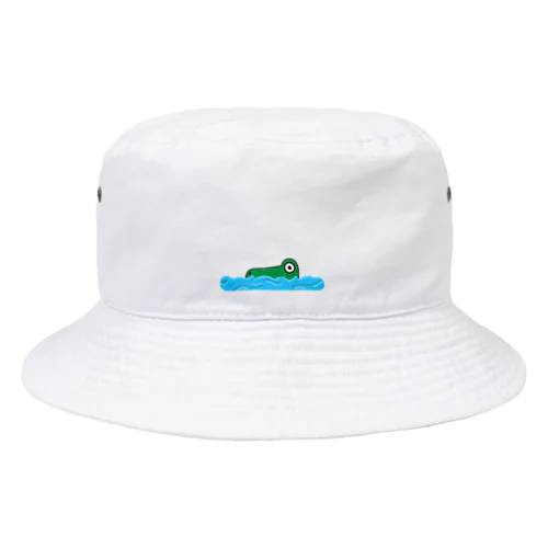 水面から陸の様子を伺う鰐 Bucket Hat