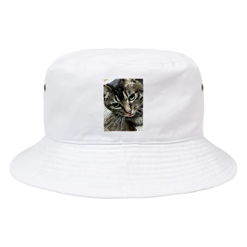 ベロをしまい忘れた鈴 Bucket Hat