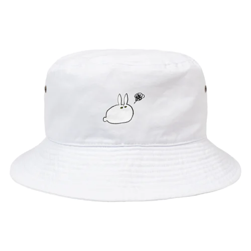 眼光の鋭いうさぎ Bucket Hat