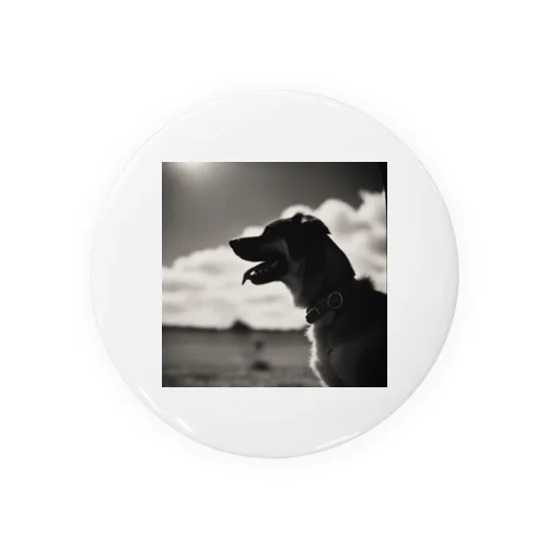 おしゃれで魅力的なノスタルジックな犬の画像です。 缶バッジ