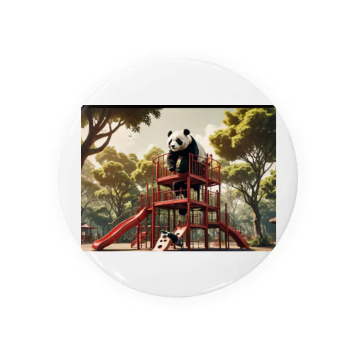 ジャングルジムに乗るパンダのアイテム 缶バッジ