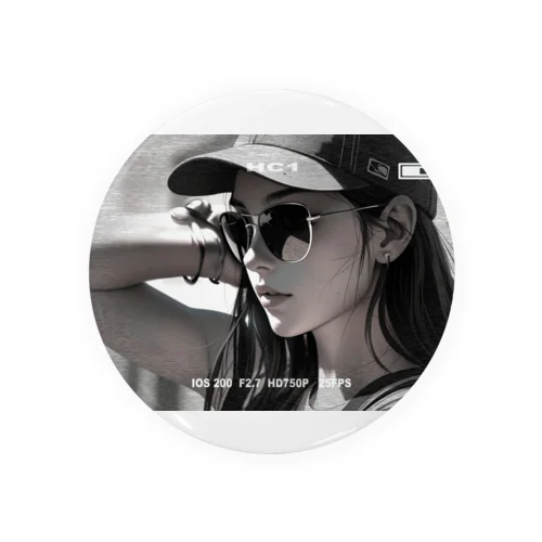 Cool girl【モノクロ】 Tin Badge