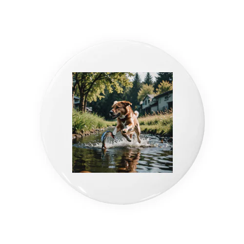 水辺を走る犬 dog runnning on the water Tin Badge