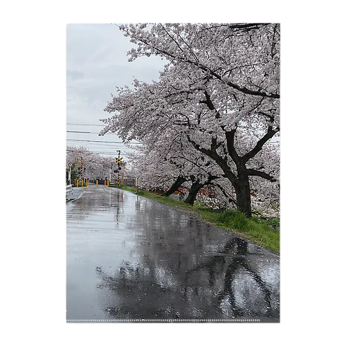 桜と踏切のウユニ塩湖風 クリアファイル