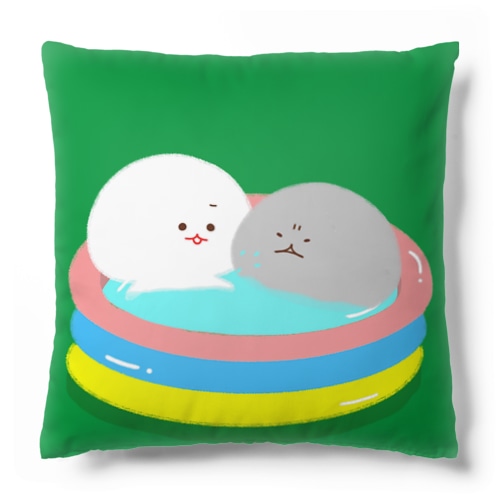 みじめちゃんと恨みちゃん(プール) Cushion