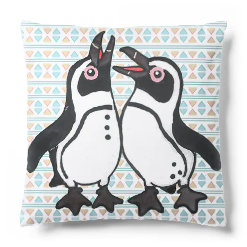 仲良く鳴き合うケープペンギン🐧背景ありC Cushion