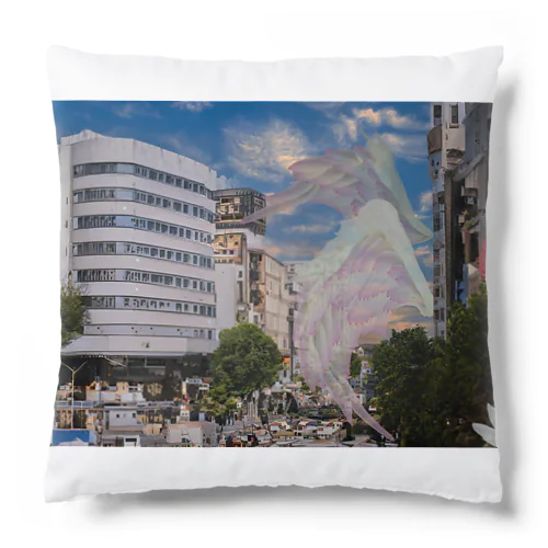 街に蓮の花びらの羽が降って Cushion