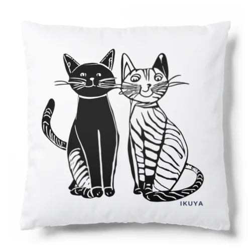 白と黒の二匹の猫 Cushion