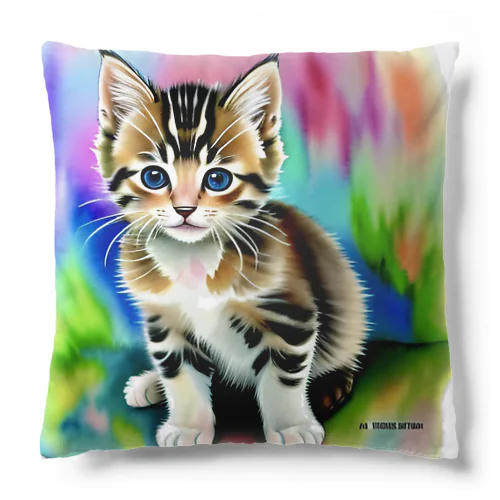 見つめる子猫 Cushion