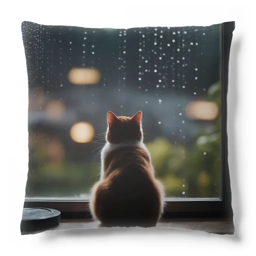 窓の前で雨を眺めているネコ[カラー] Cushion