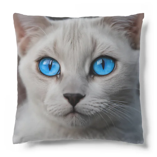 青目の猫 Cushion