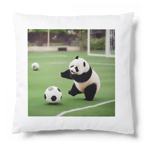 サッカーをするパンダ Cushion