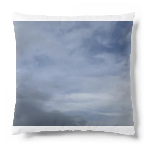 4月16日　吹き荒れる風と雲 Cushion