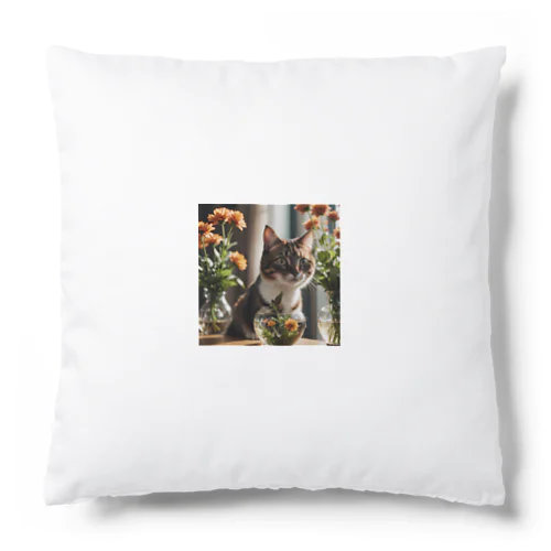 お花のむこうに何かを見つけた猫 Cushion