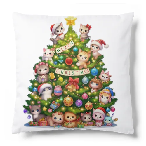 クリスマスツリーとキュートな子猫たち Cushion