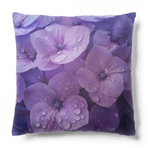 雨に濡れる　紫陽花 Cushion