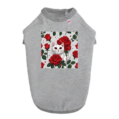 薔薇の中の猫 ドッグTシャツ