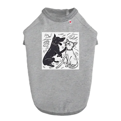 犬と猫のたたかい ドッグTシャツ
