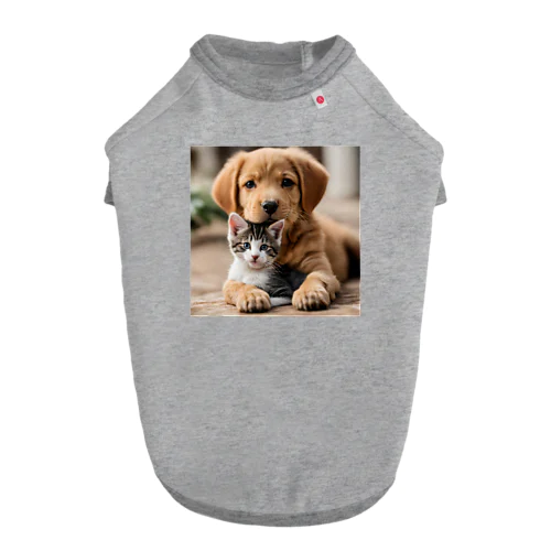 かわいい子猫と子犬 ドッグTシャツ