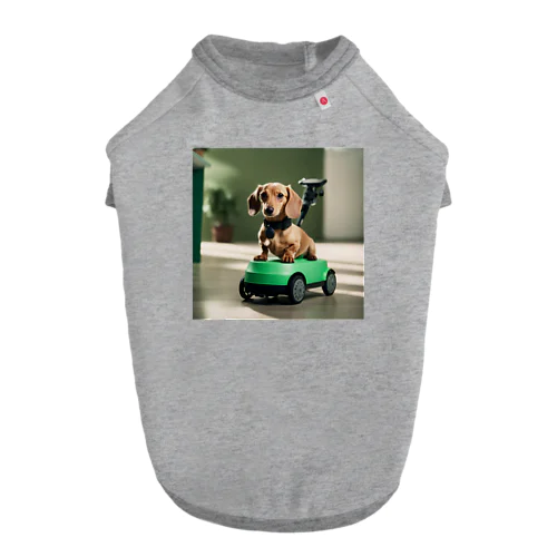 おもちゃに乗ったダックス Dog T-shirt