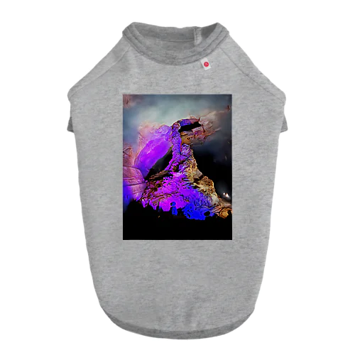 紫の洞窟 ドッグTシャツ