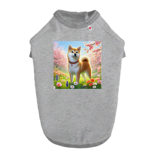 春の柴犬の冒険 Dog T-shirt