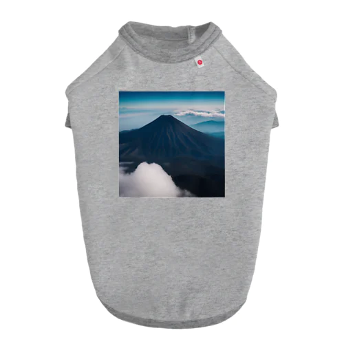 グアテマラのチチカステナンゴ火山 ドッグTシャツ