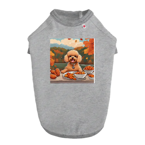 秋を楽しむトイプードル Dog T-shirt