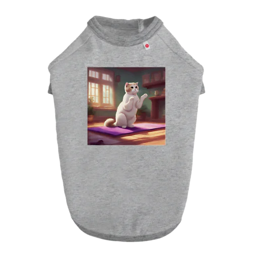 スコティッシュフォールドがヨガのポーズをとっている姿 Dog T-shirt