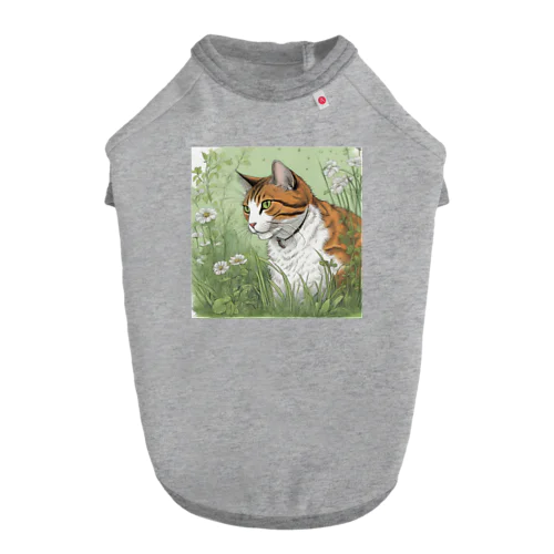 草の中の猫 ドッグTシャツ
