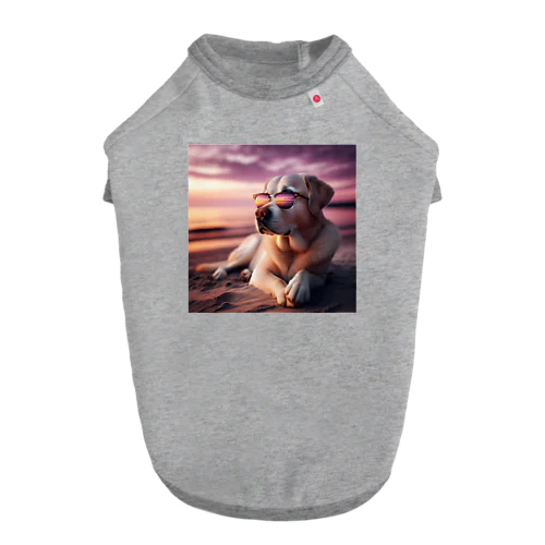 サングラスをかけた、かわいい犬 Marsa 106 Dog T-shirt