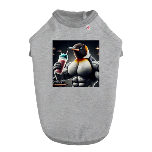 プロテインを飲むマッチョペンギン Dog T-shirt