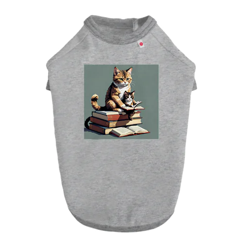 本を読む猫 Dog T-shirt